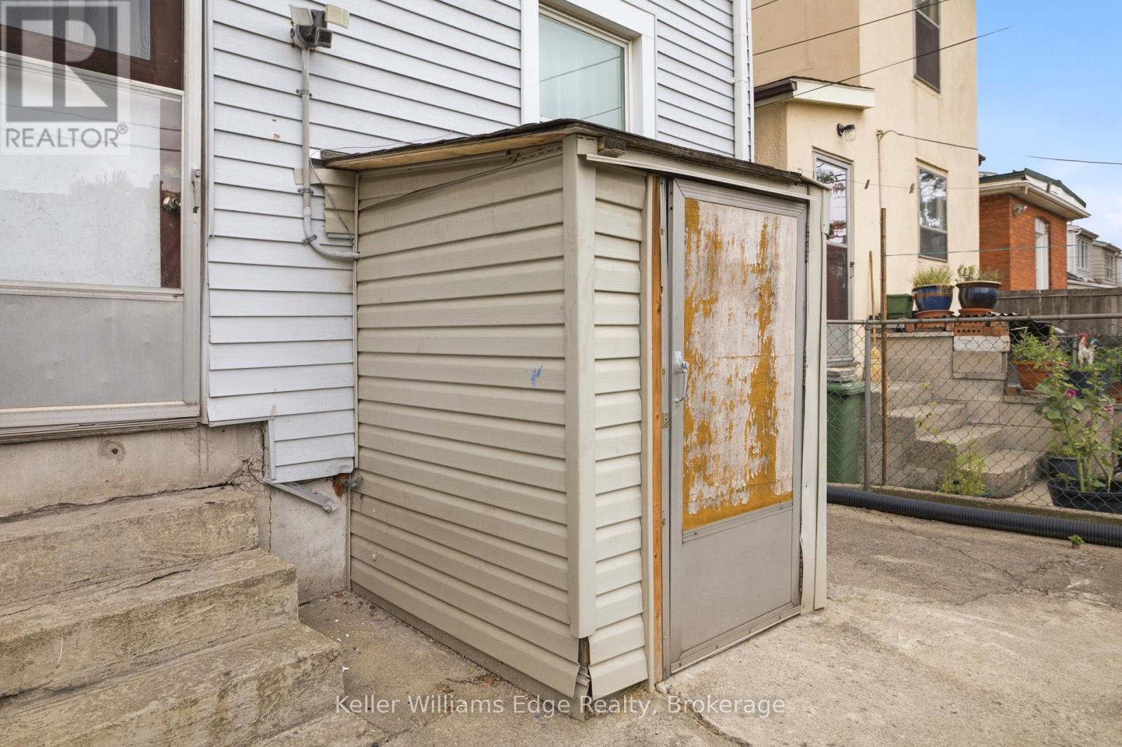 104 Rosslyn Avenue N Property Photo 47