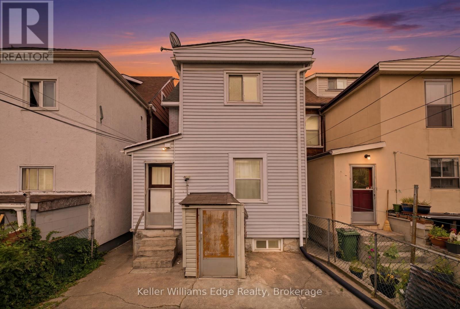 104 Rosslyn Avenue N Property Photo 48