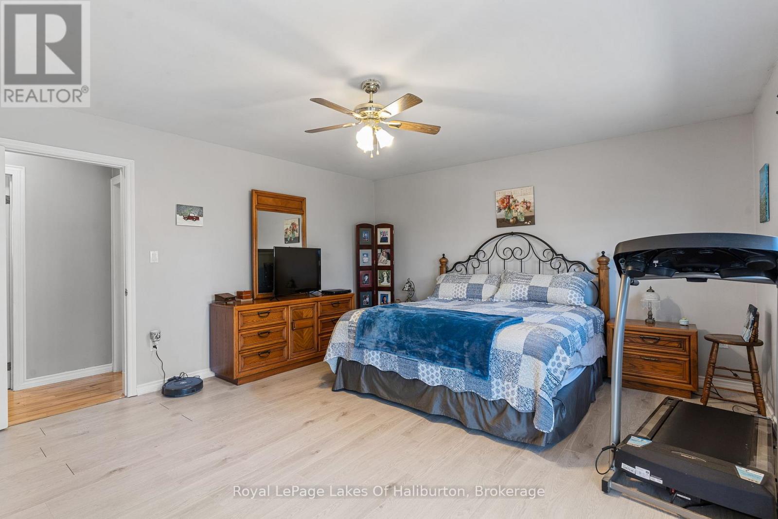 1096 Chelsea Lane Property Photo 20