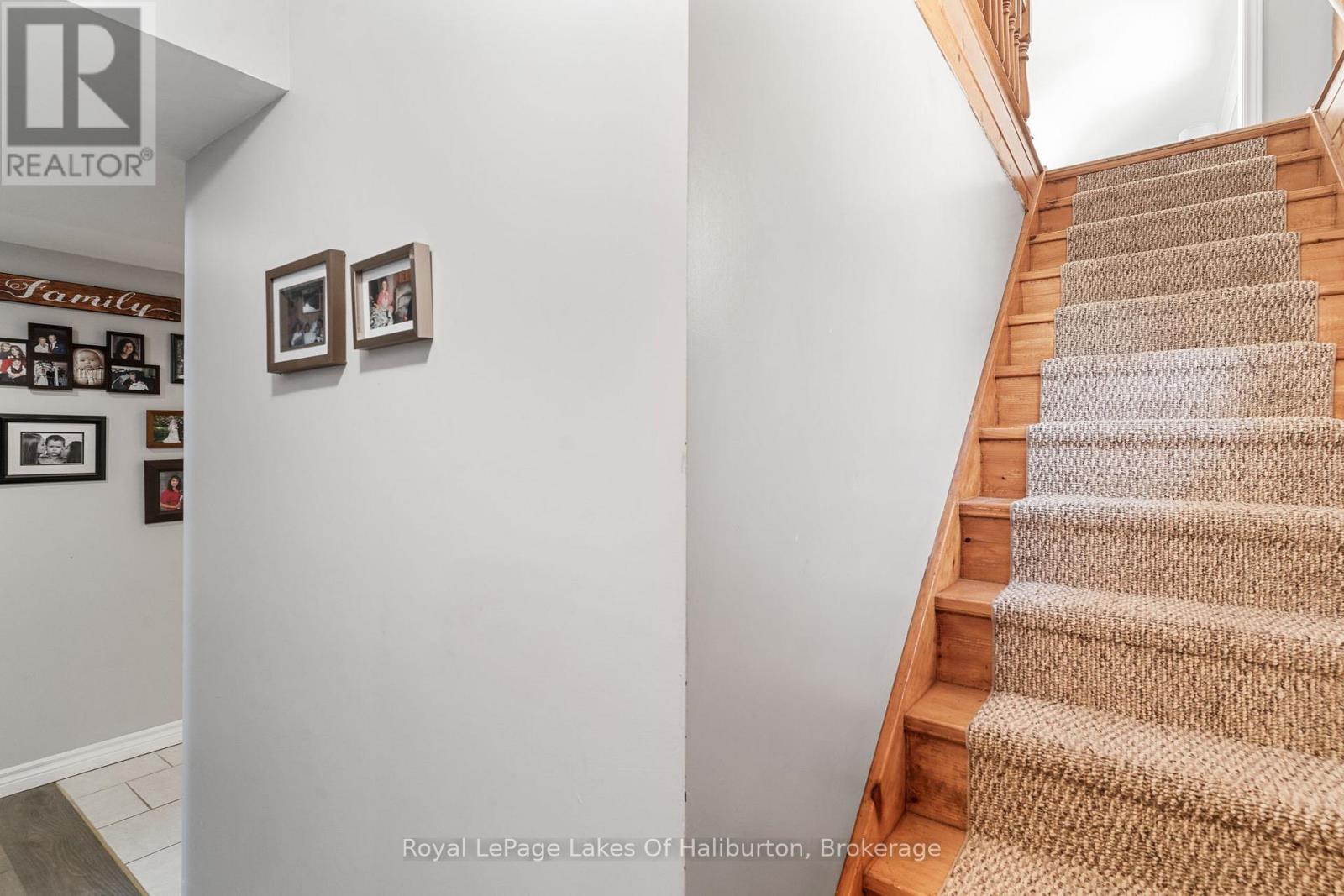 1096 Chelsea Lane Property Photo 25