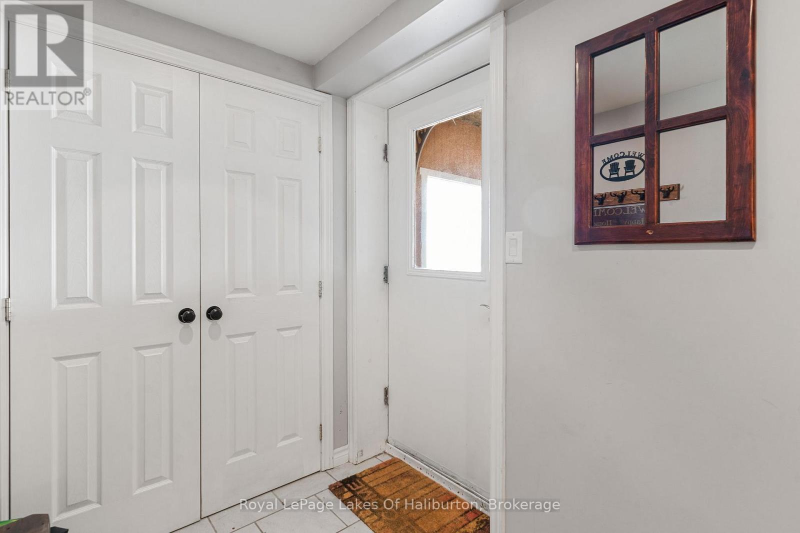 1096 Chelsea Lane Property Photo 26