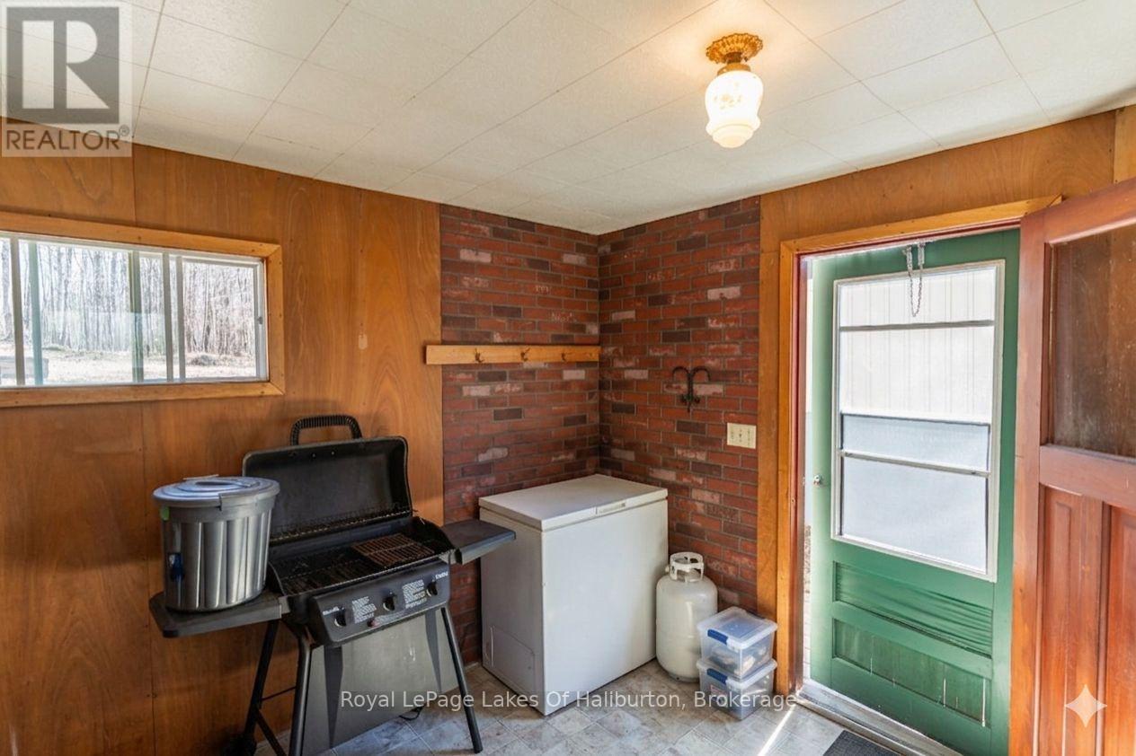 1096 Chelsea Lane Property Photo 38