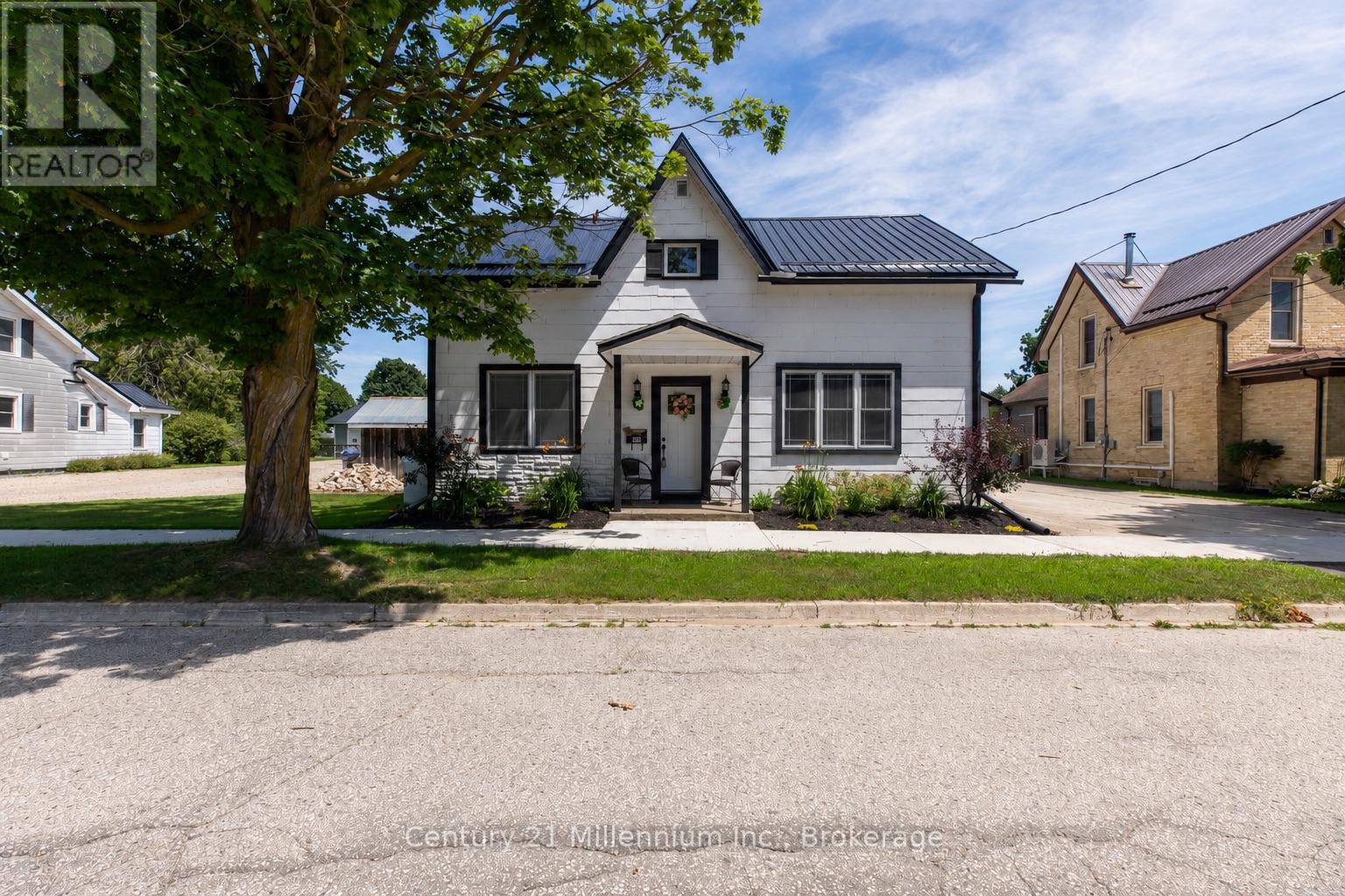 544 Louisa Street Property Photo 2
