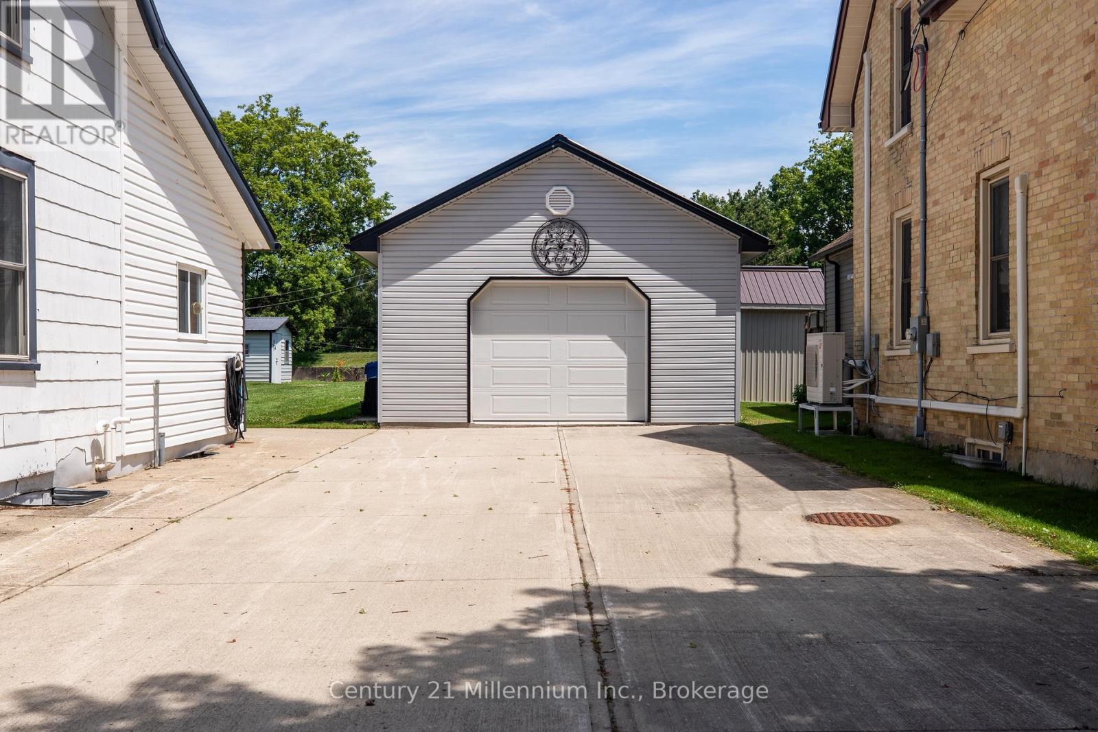 544 Louisa Street Property Photo 4