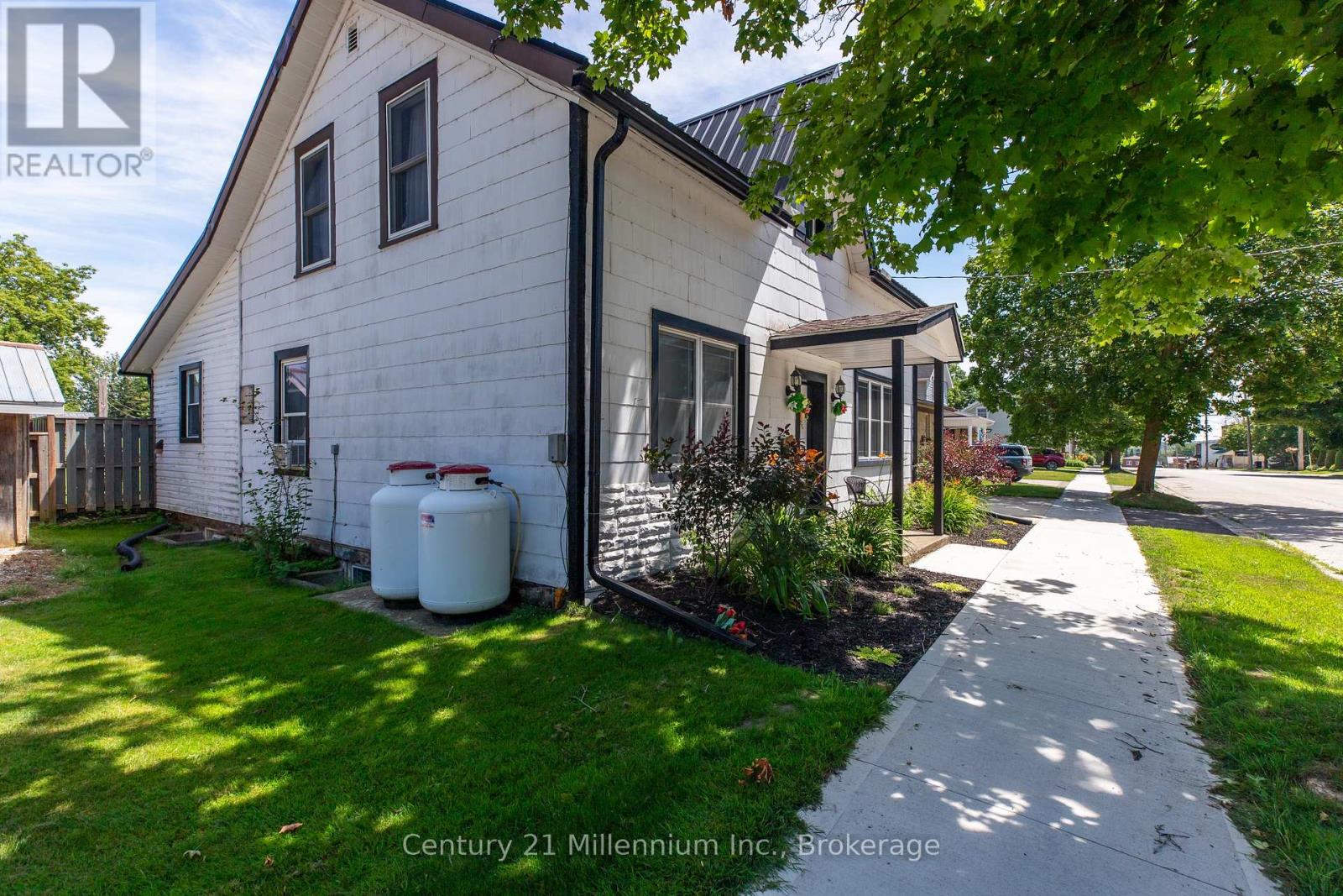 544 Louisa Street Property Photo 5