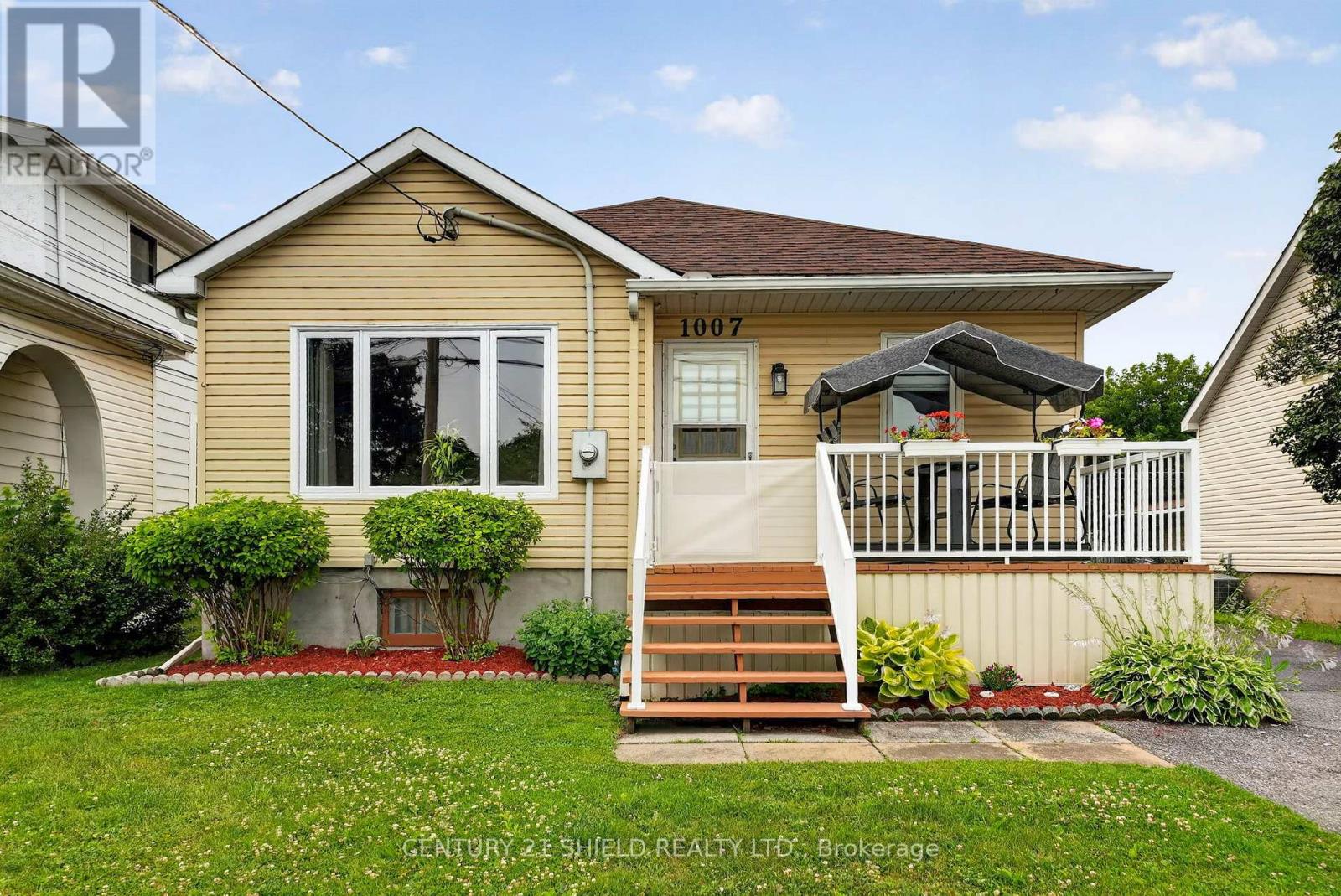 1007 2ND STREET E Property Photo 1