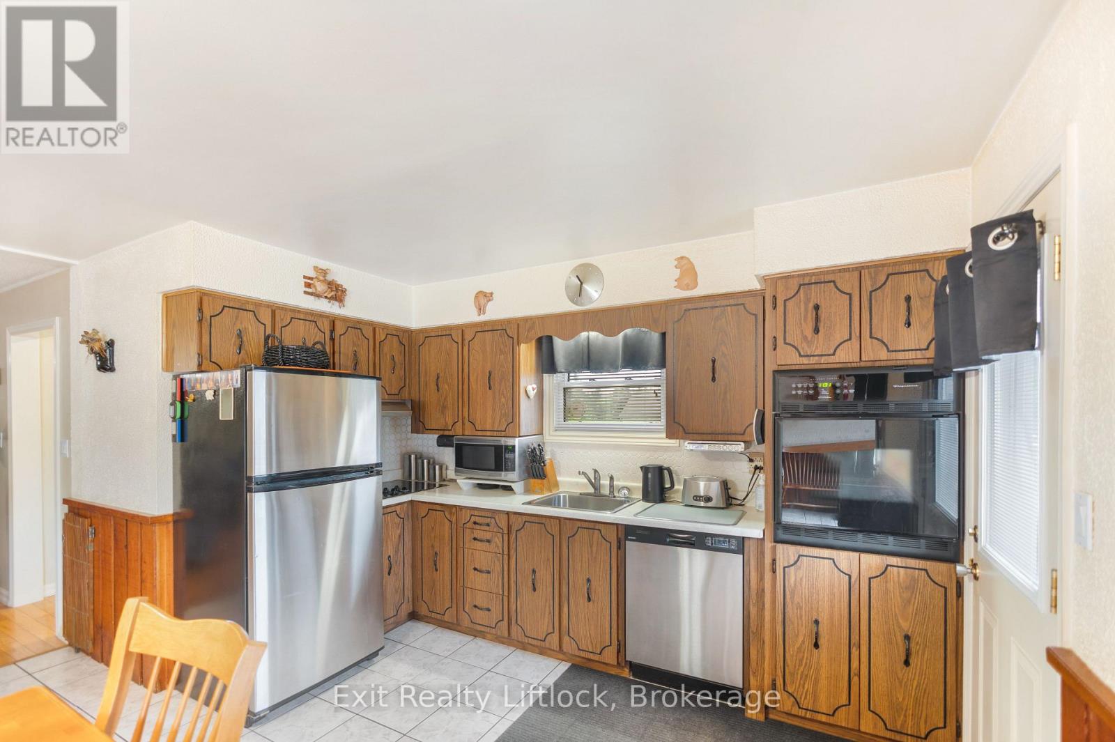 2 Edgewood Avenue Property Photo 6