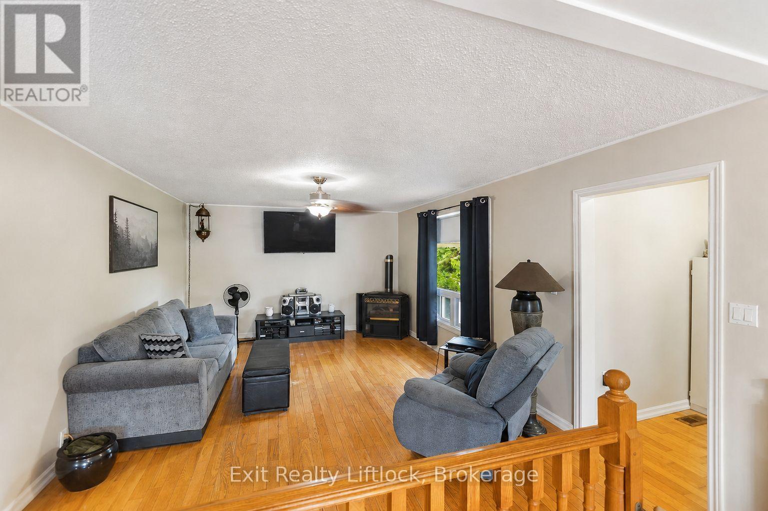 2 Edgewood Avenue Property Photo 10