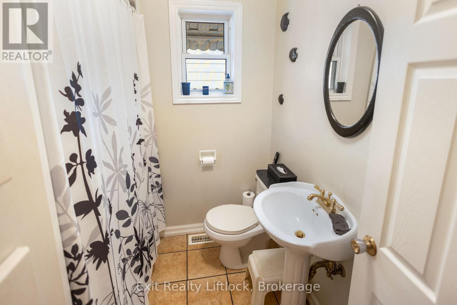 2 Edgewood Avenue Property Photo 12