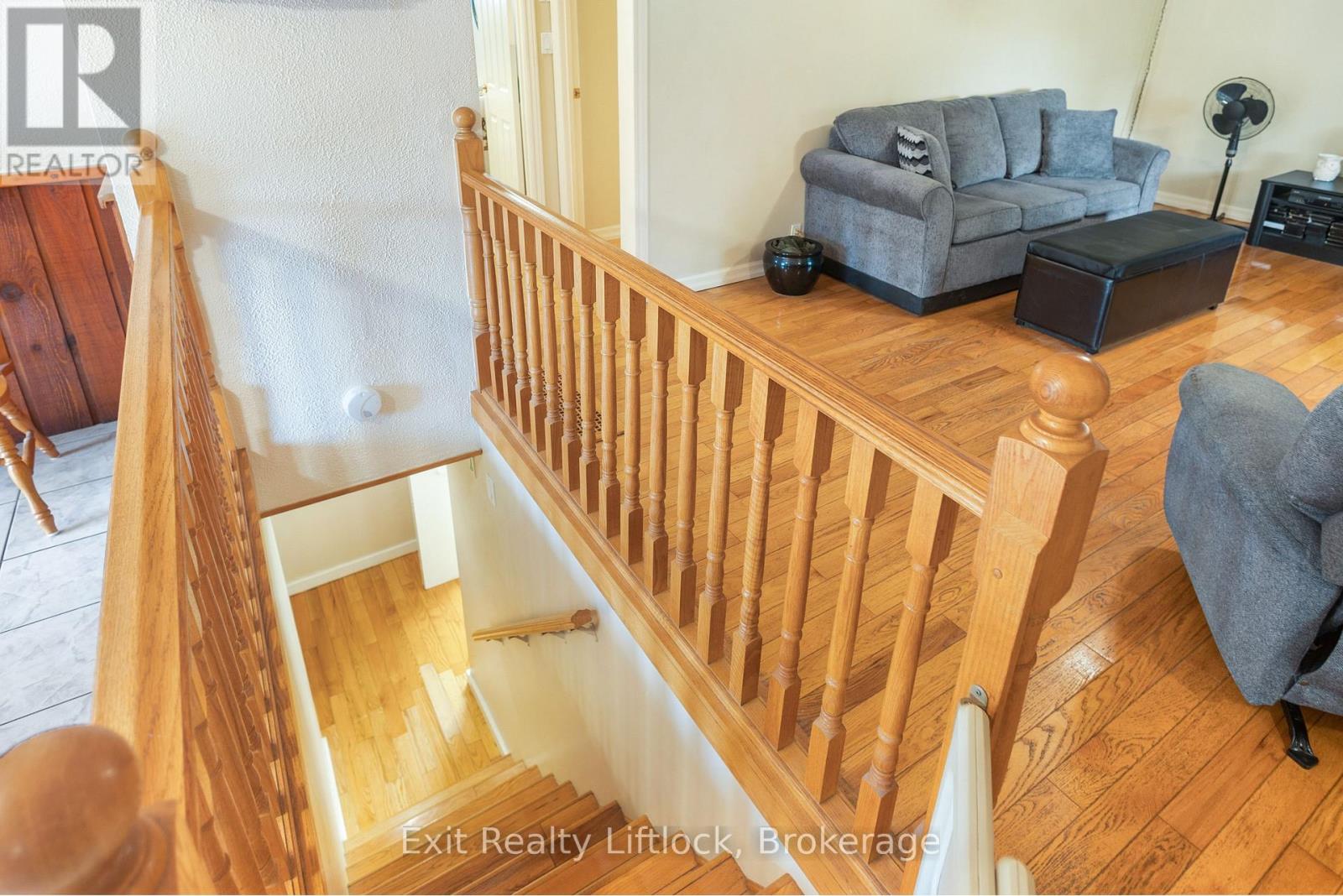2 Edgewood Avenue Property Photo 16