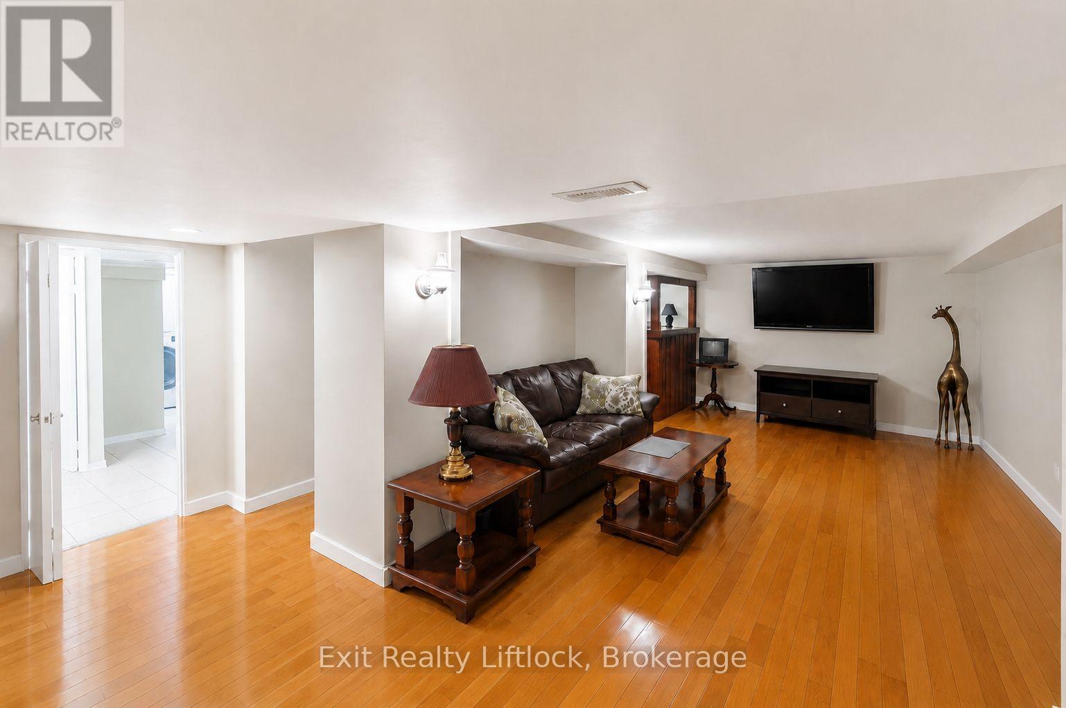 2 Edgewood Avenue Property Photo 18