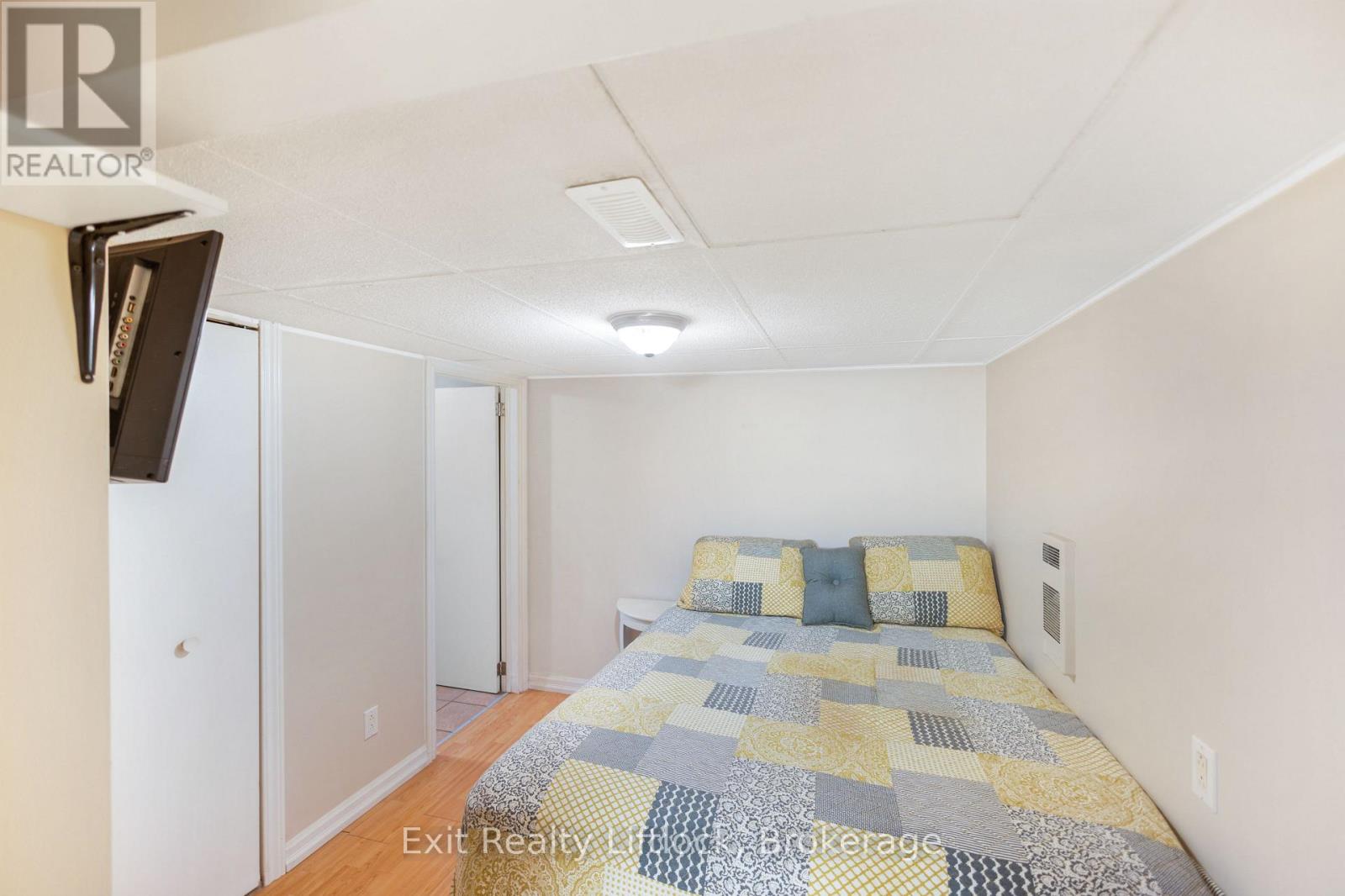 2 Edgewood Avenue Property Photo 21