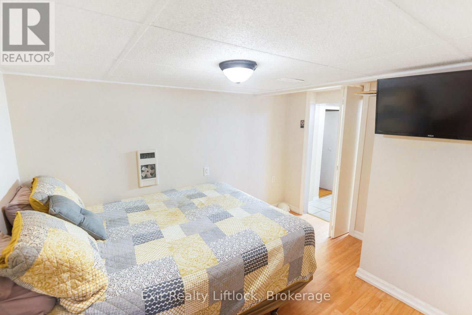 2 Edgewood Avenue Property Photo 22