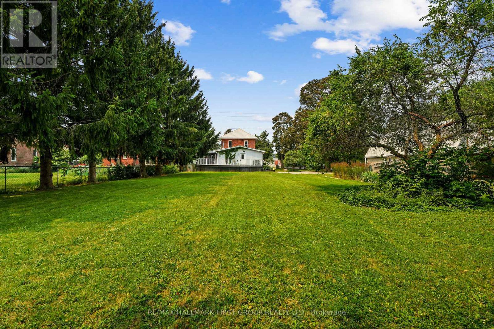 89 Rose Glen Road N Property Photo 33
