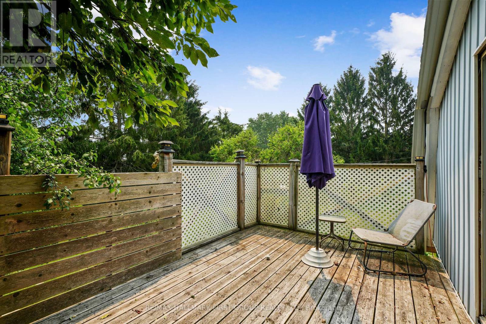 89 Rose Glen Road N Property Photo 40