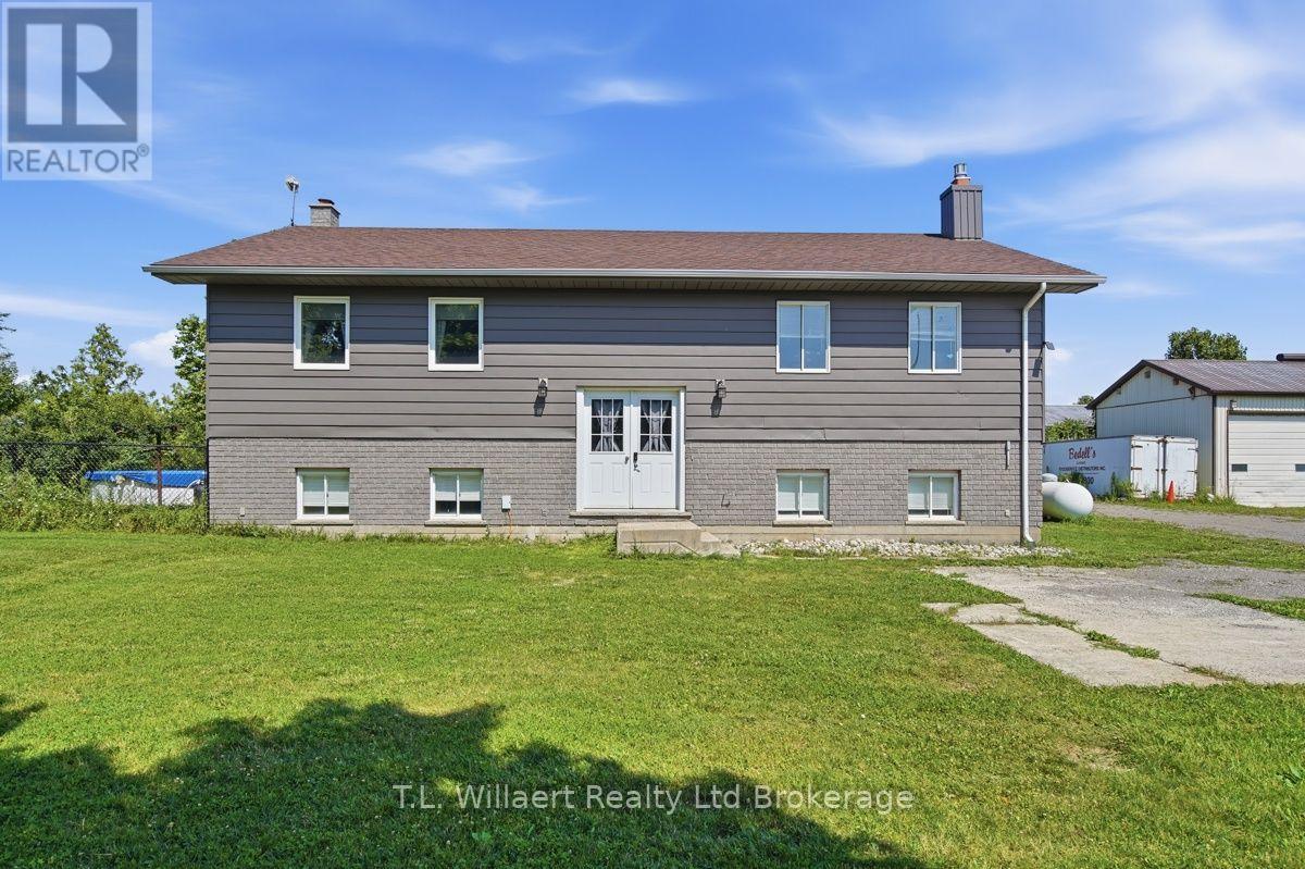 25130 Argyle Line Property Photo 1