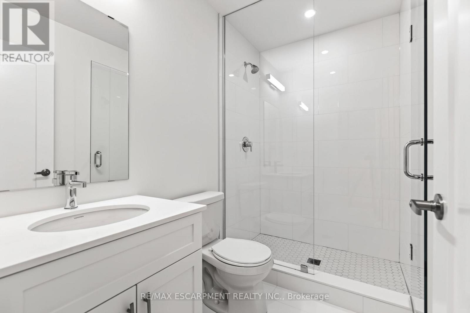 88 Valley Trail Place Property Photo 6