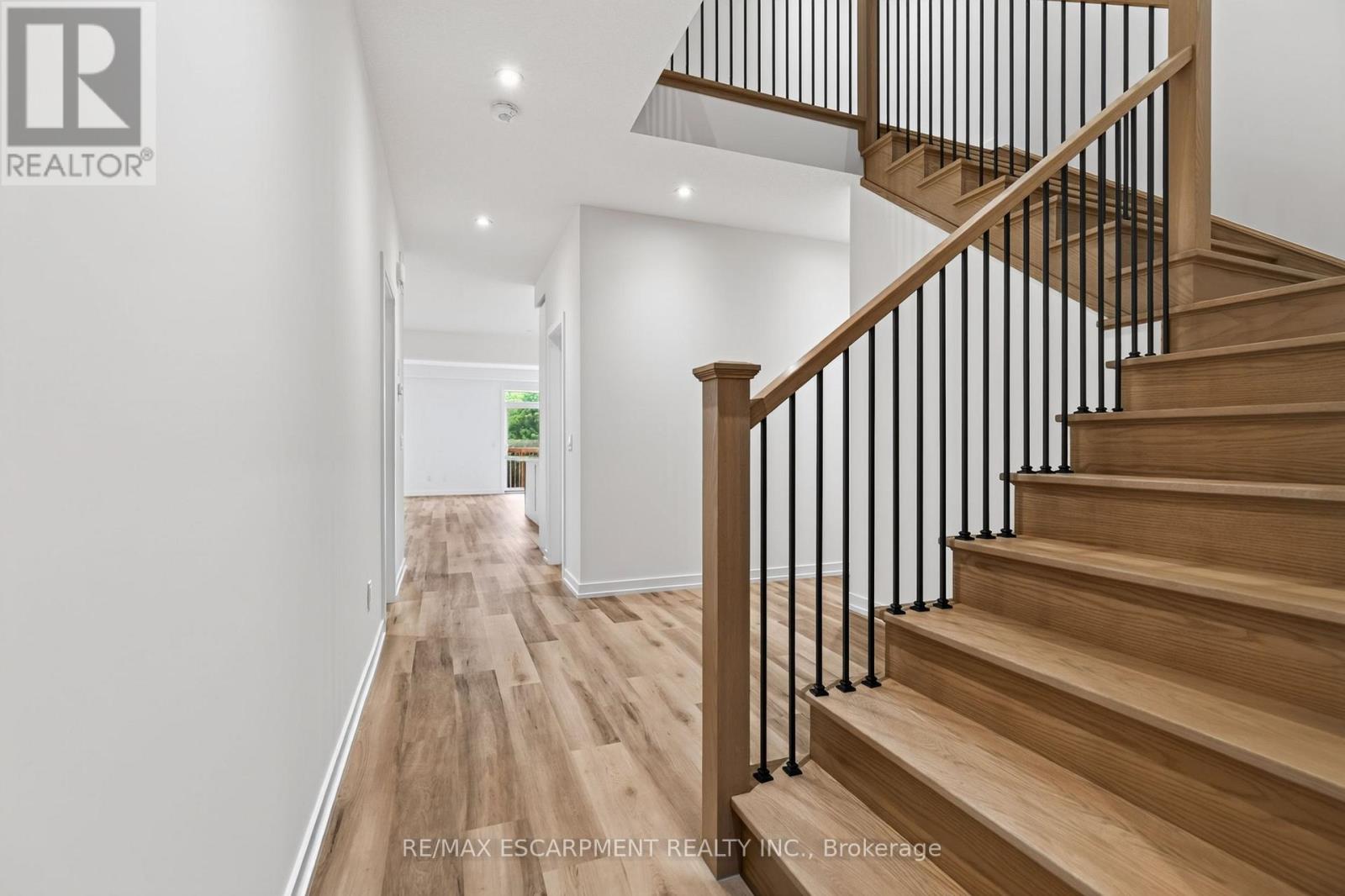 88 Valley Trail Place Property Photo 7
