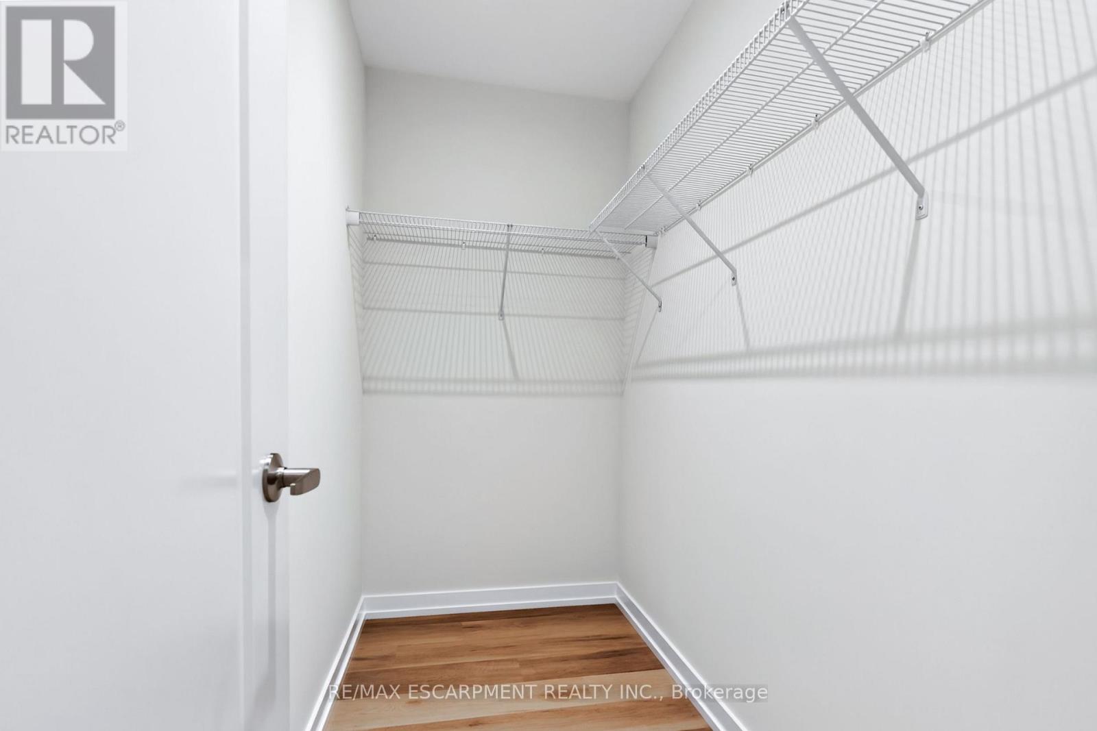88 Valley Trail Place Property Photo 8