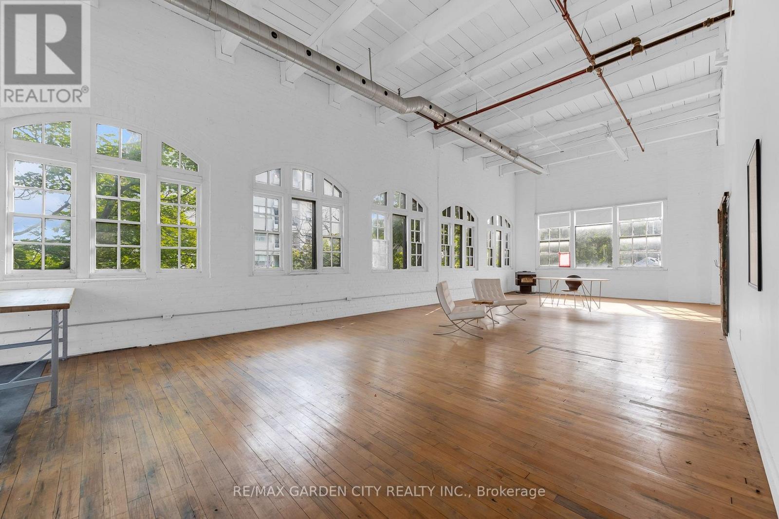 Loft - 468 Cumberland Avenue Property Photo 6