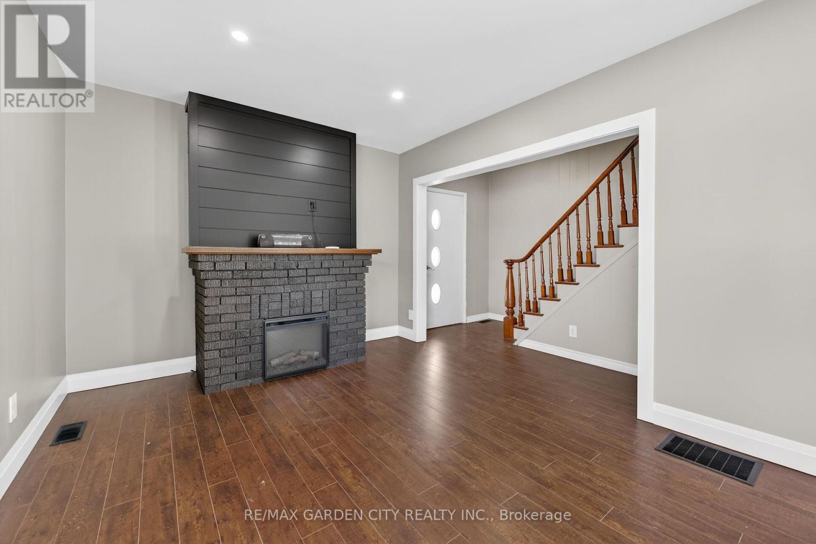 407 Bell Street Property Photo 6