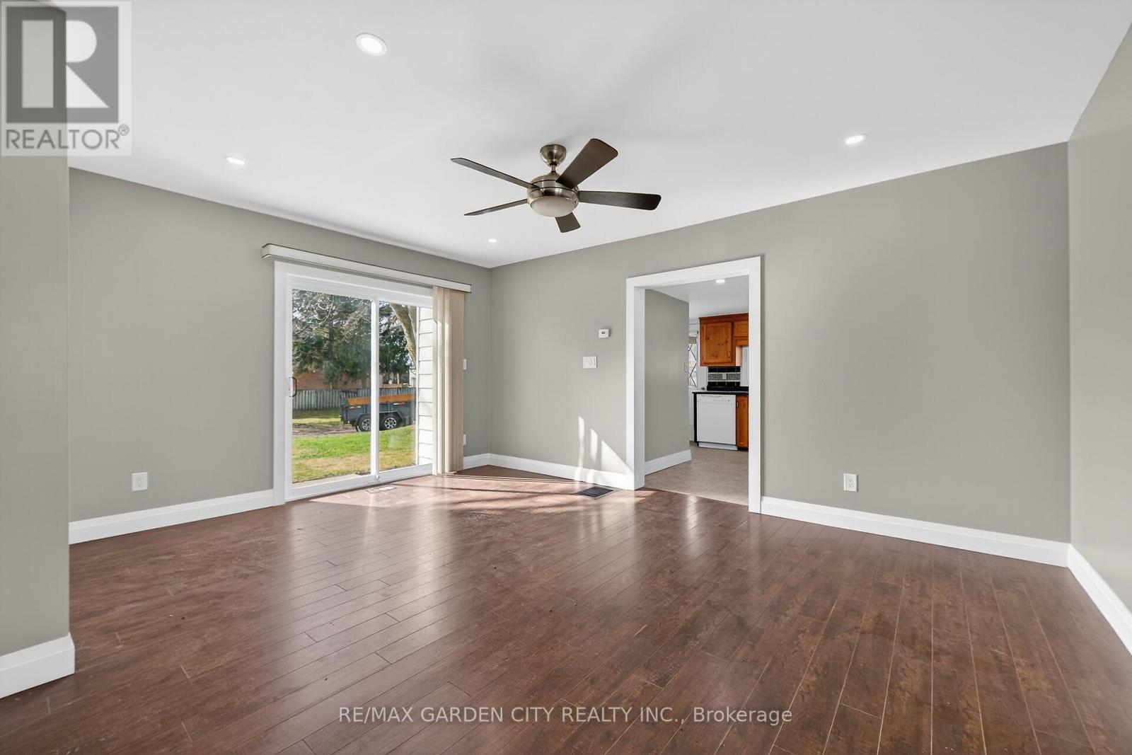 407 Bell Street Property Photo 8