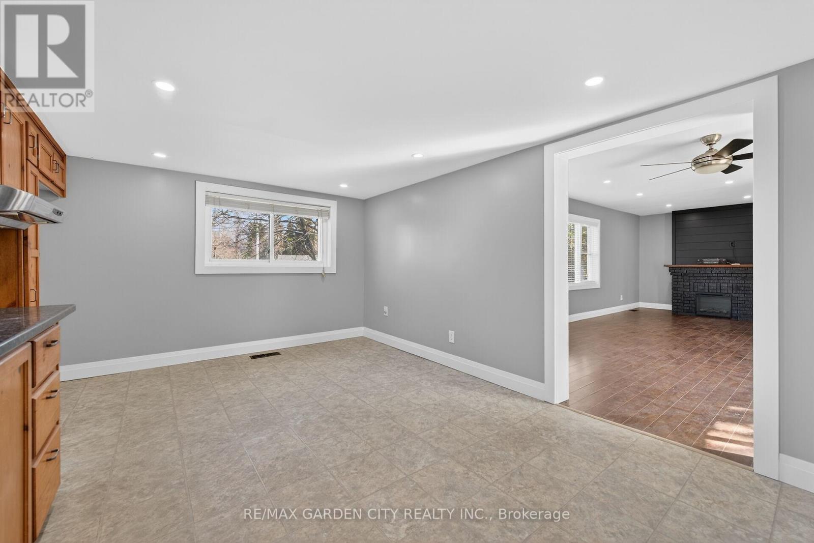 407 Bell Street Property Photo 9