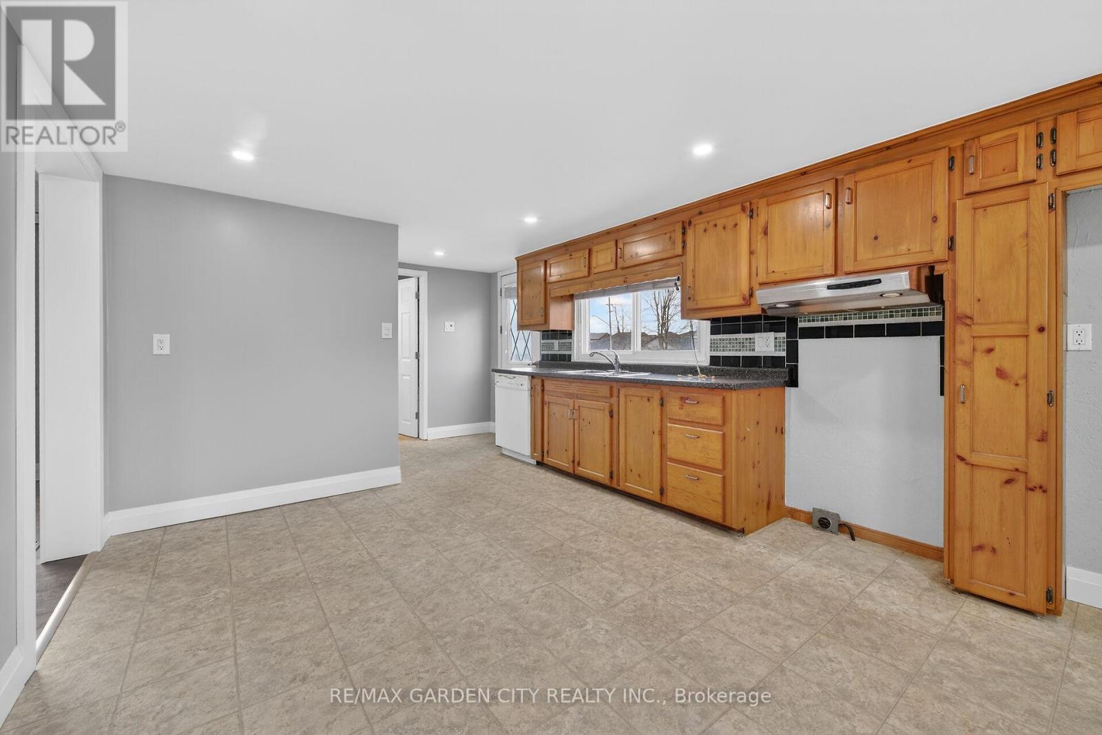 407 Bell Street Property Photo 10