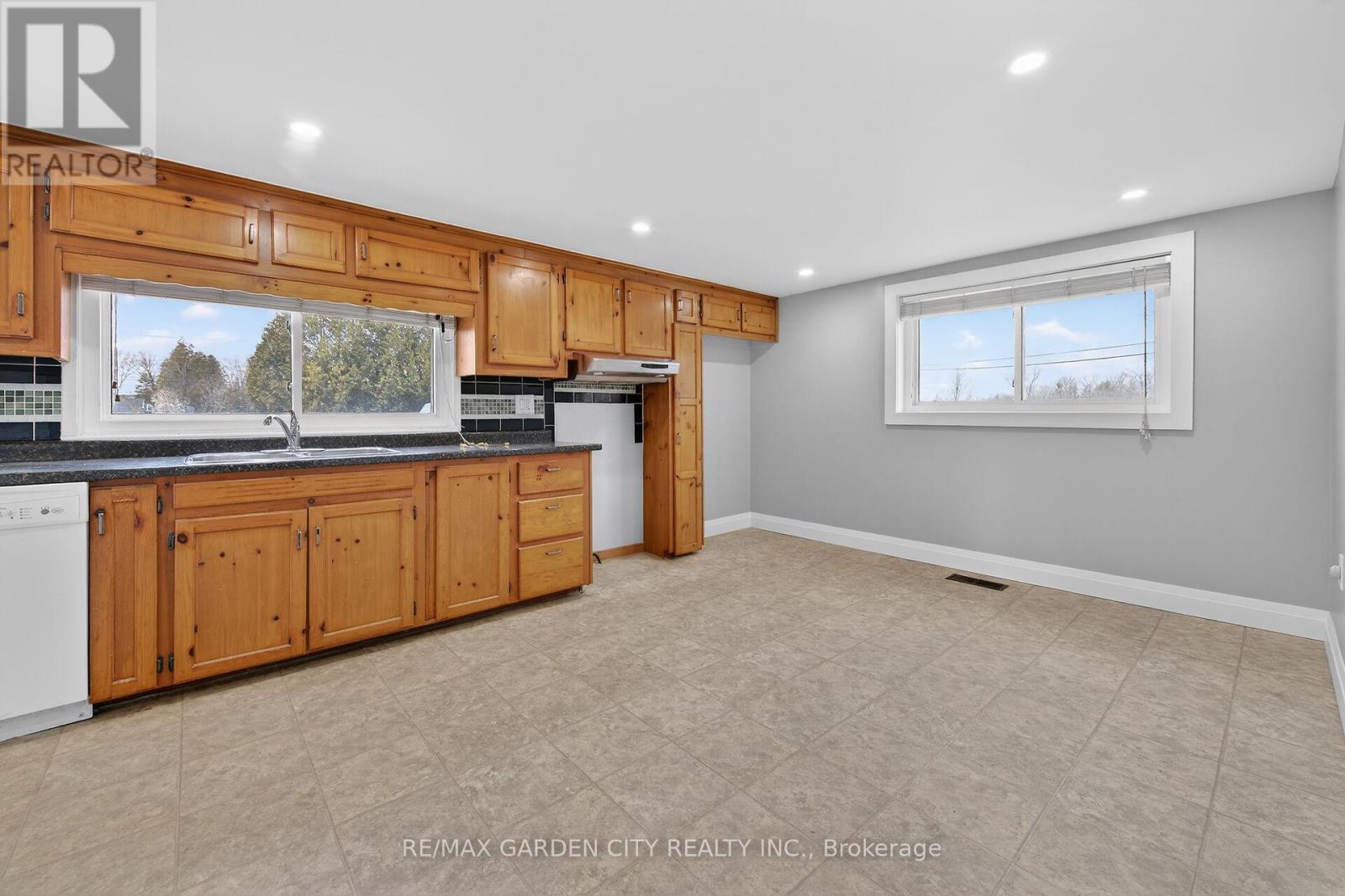 407 Bell Street Property Photo 12