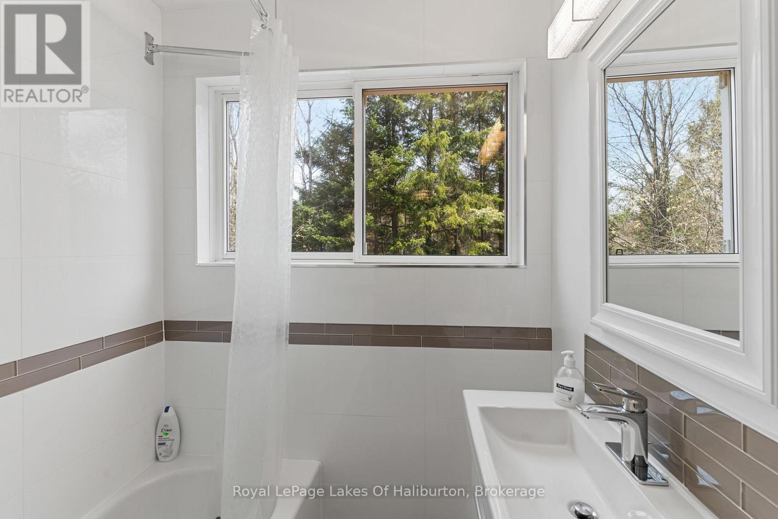 1033 Bayberry Lane Property Photo 25