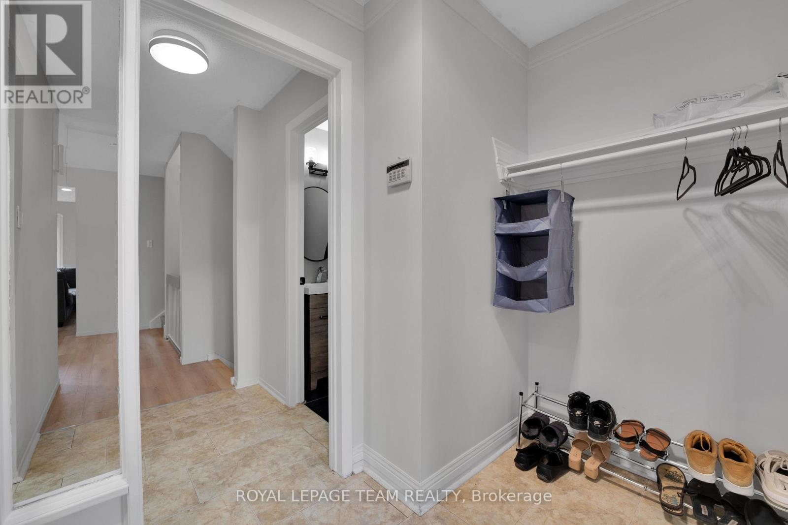 282 Dalehurst Drive Property Photo 3