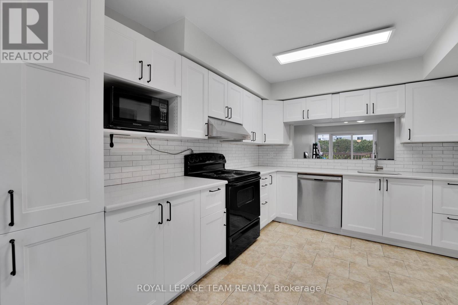 282 Dalehurst Drive Property Photo 8