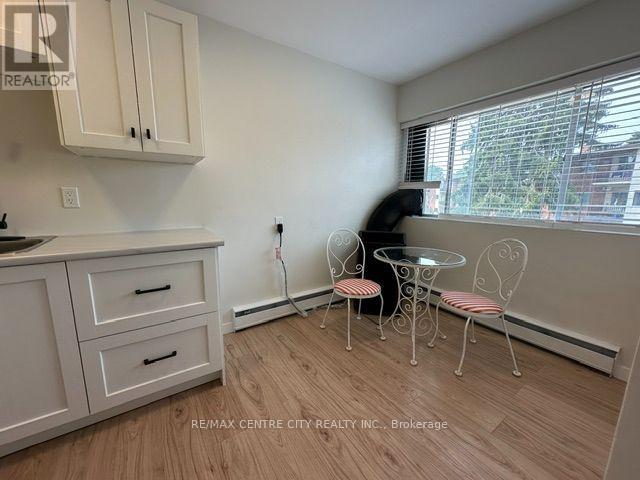 208 - 1172 Hamilton Road Property Photo 4