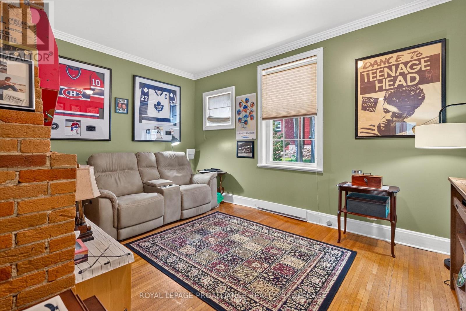 223 King Street W Property Photo 18