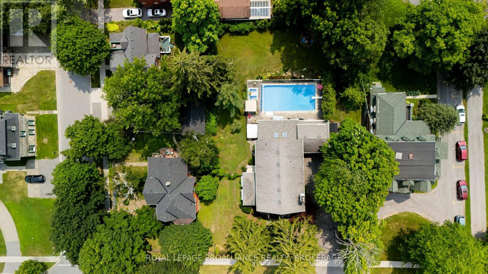 223 King Street W Property Photo 42