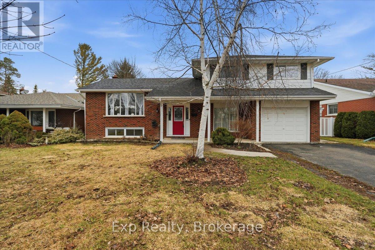 15 Thorncliffe Drive Property Photo 1