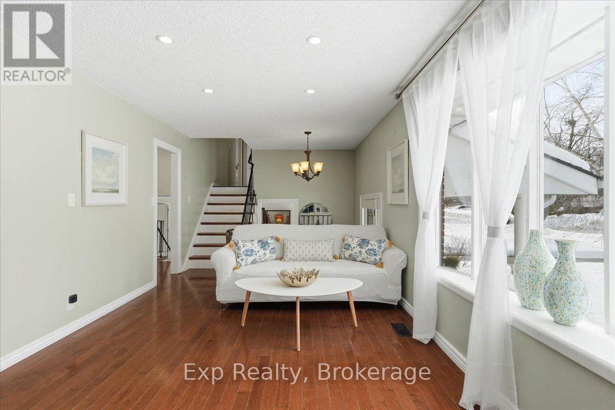 15 Thorncliffe Drive Property Photo 7