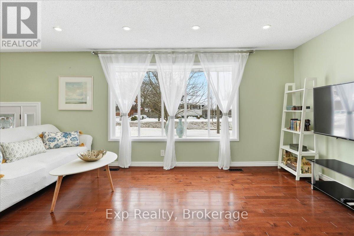 15 Thorncliffe Drive Property Photo 8