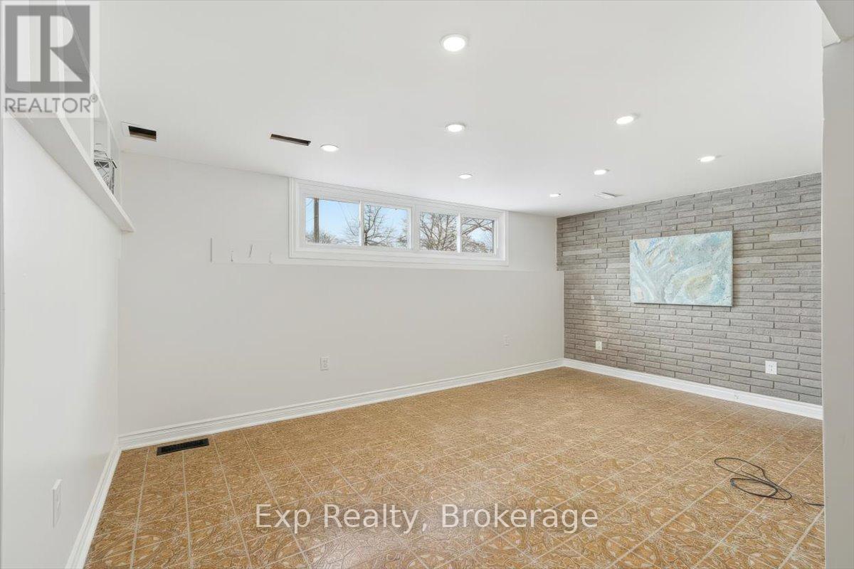 15 Thorncliffe Drive Property Photo 32