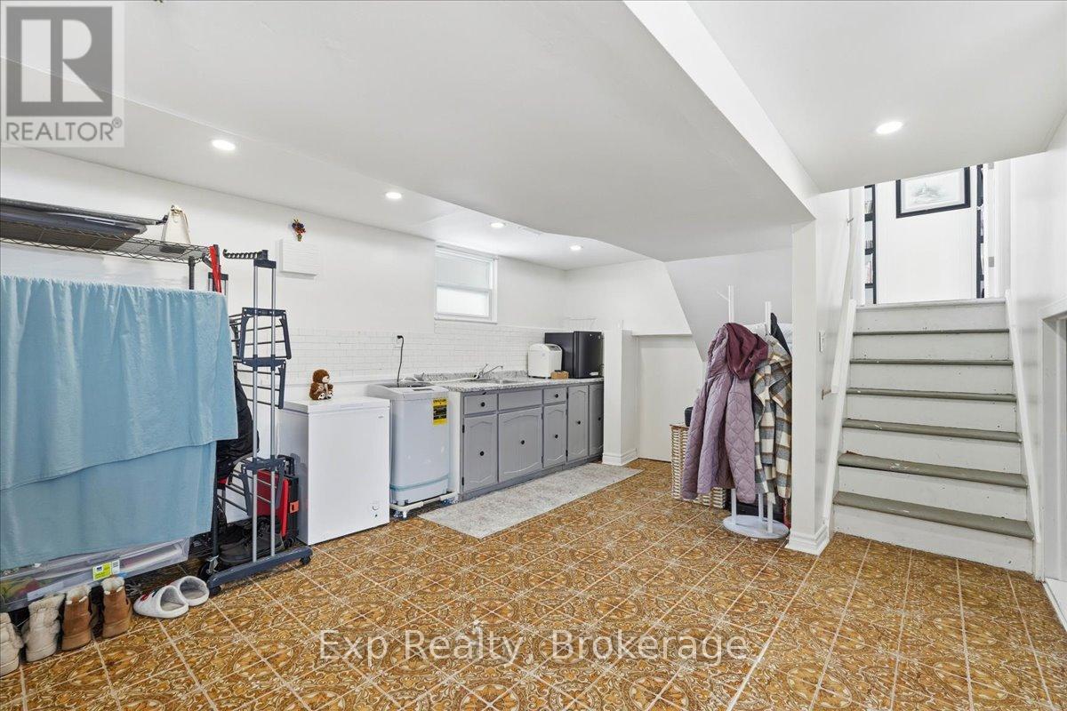 15 Thorncliffe Drive Property Photo 35
