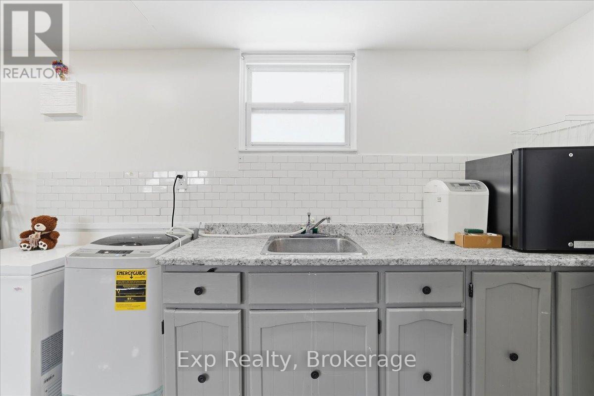 15 Thorncliffe Drive Property Photo 36