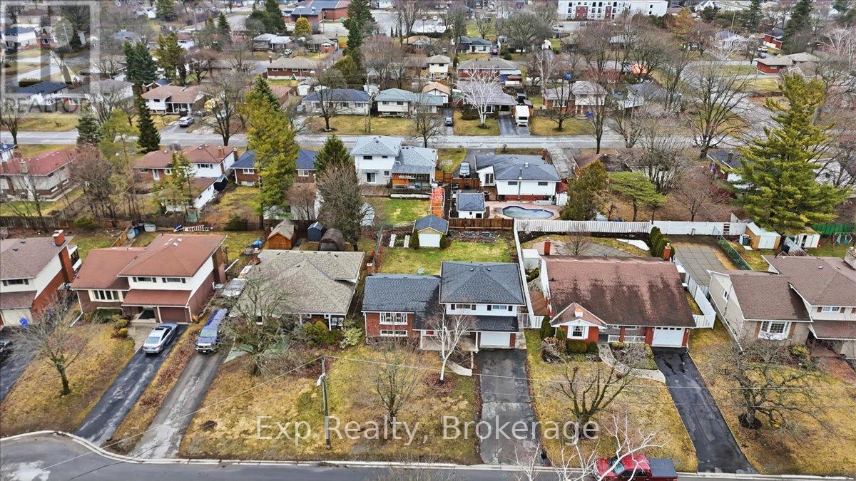15 Thorncliffe Drive Property Photo 38