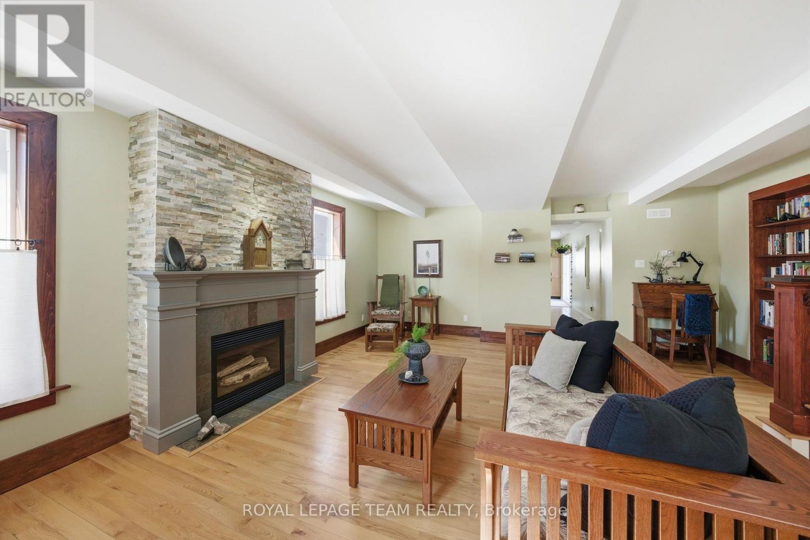 238 Park Avenue Property Photo 20