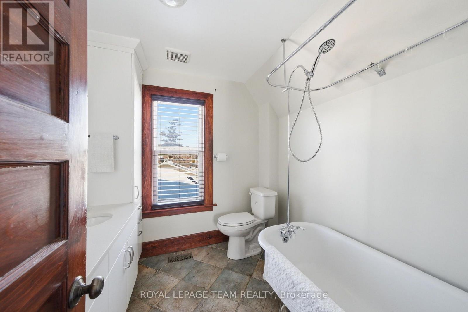 238 Park Avenue Property Photo 30