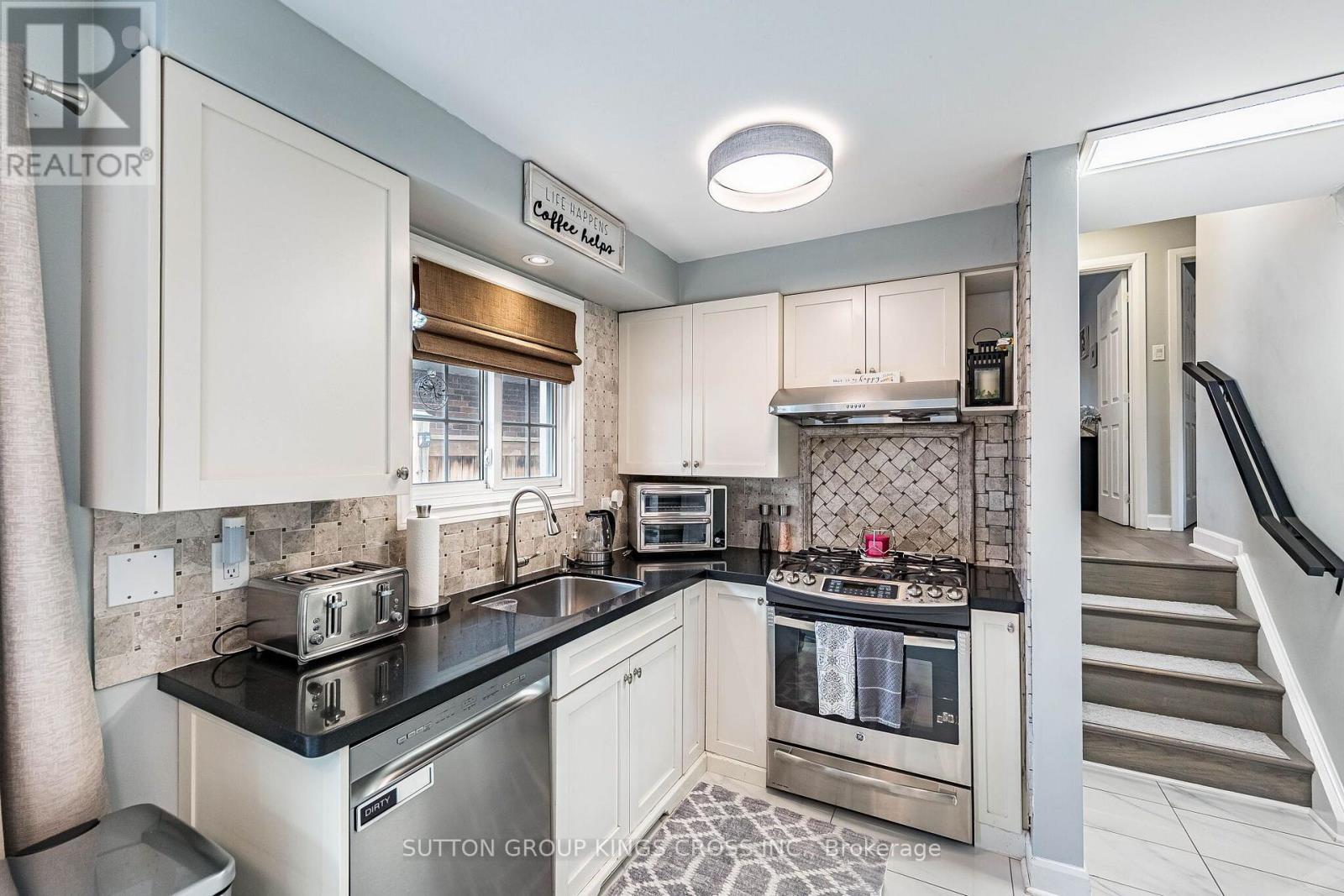 2 Maitland Avenue Property Photo 40