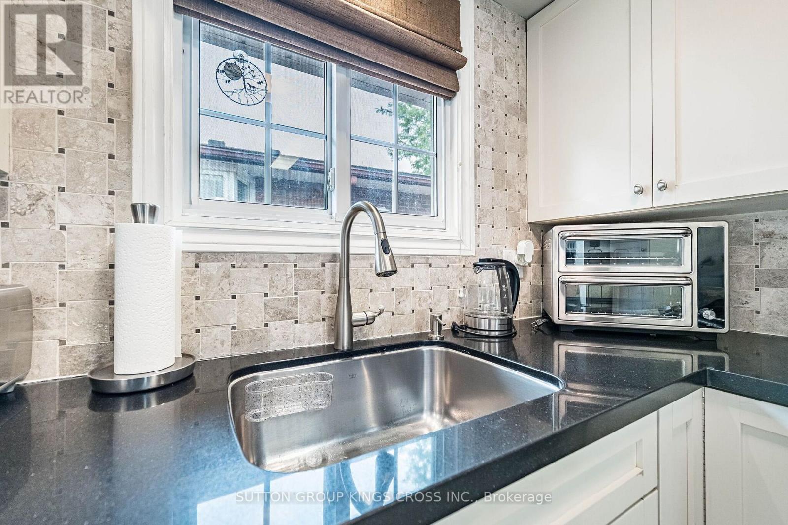 2 Maitland Avenue Property Photo 41