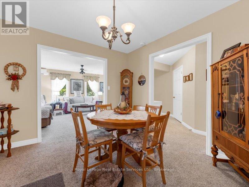 81 Hamilton Street N Property Photo 7