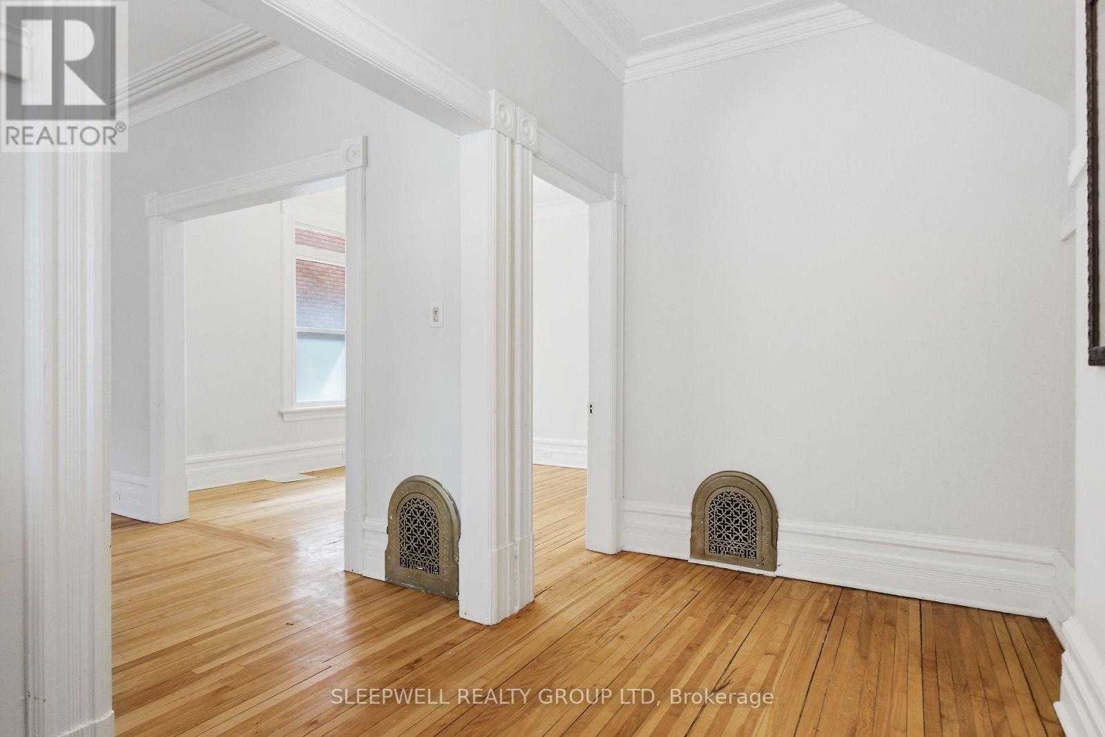 80 Fourth Avenue Property Photo 4