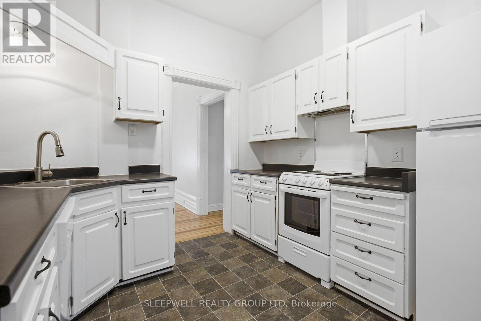 80 Fourth Avenue Property Photo 9