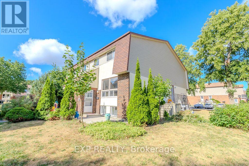 #C - 37 FORESTER CRESCENT Property Photo 1